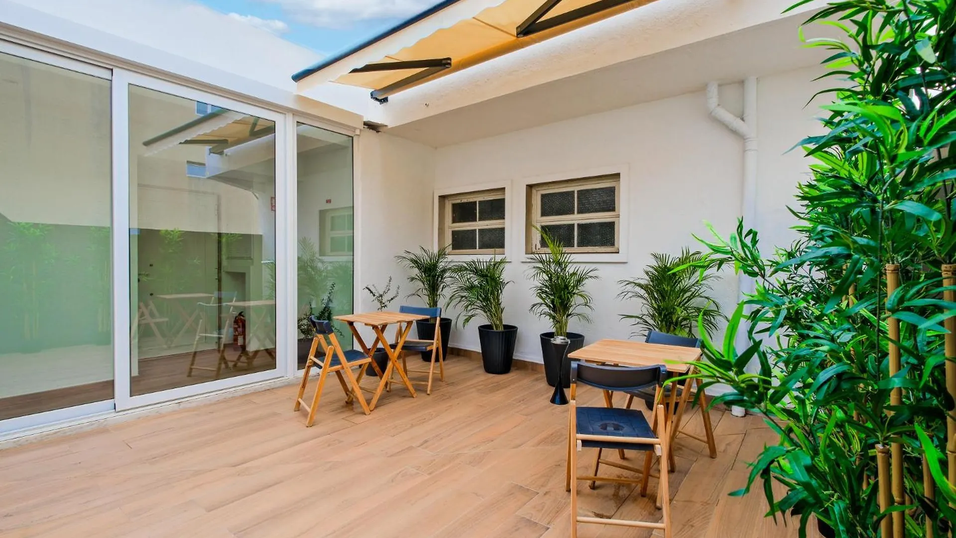 Lovely Studio Fully Equipped Near Subway N7 リスボン アパート