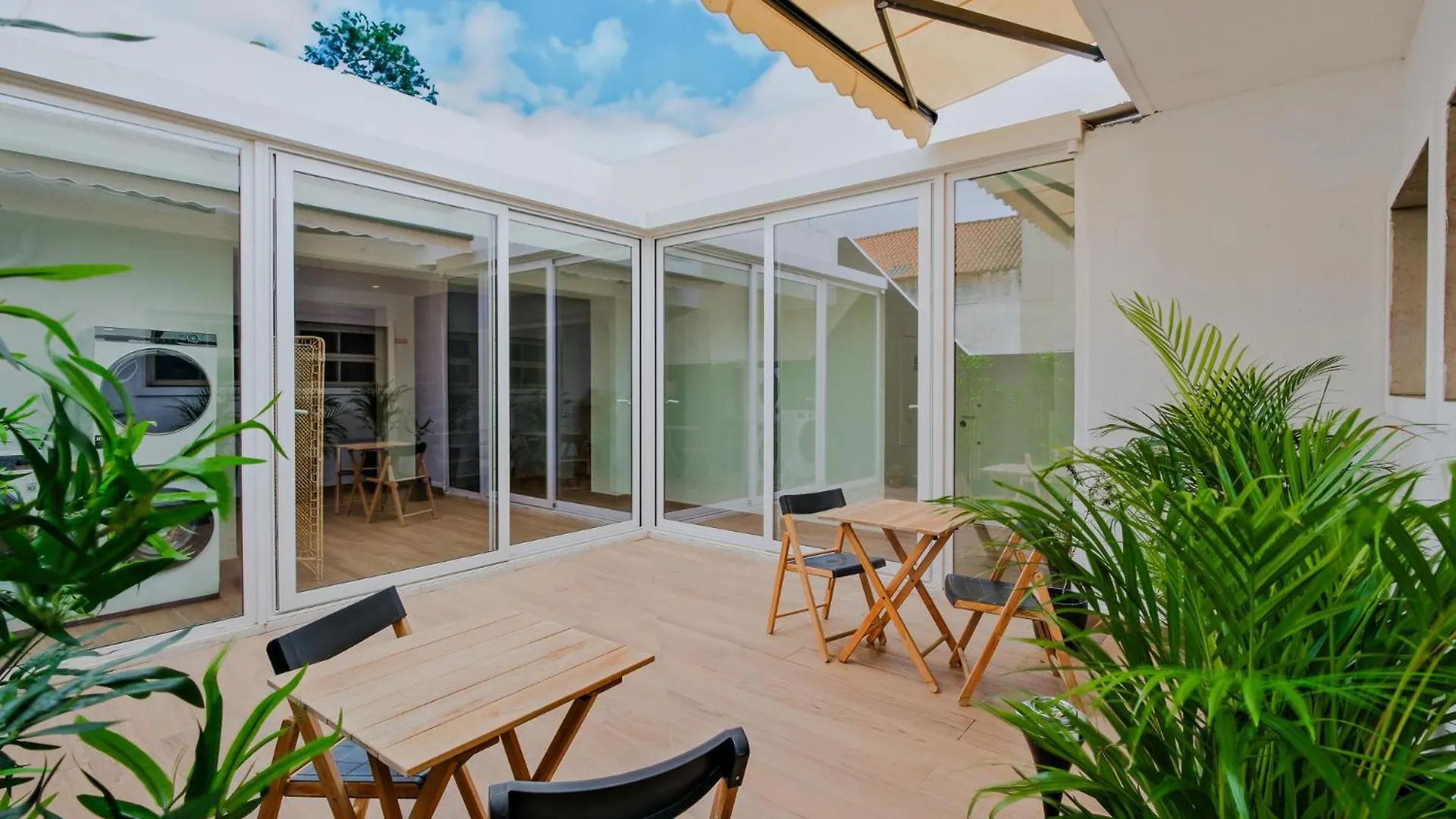 Lovely Studio Fully Equipped Near Subway N7 リスボン
