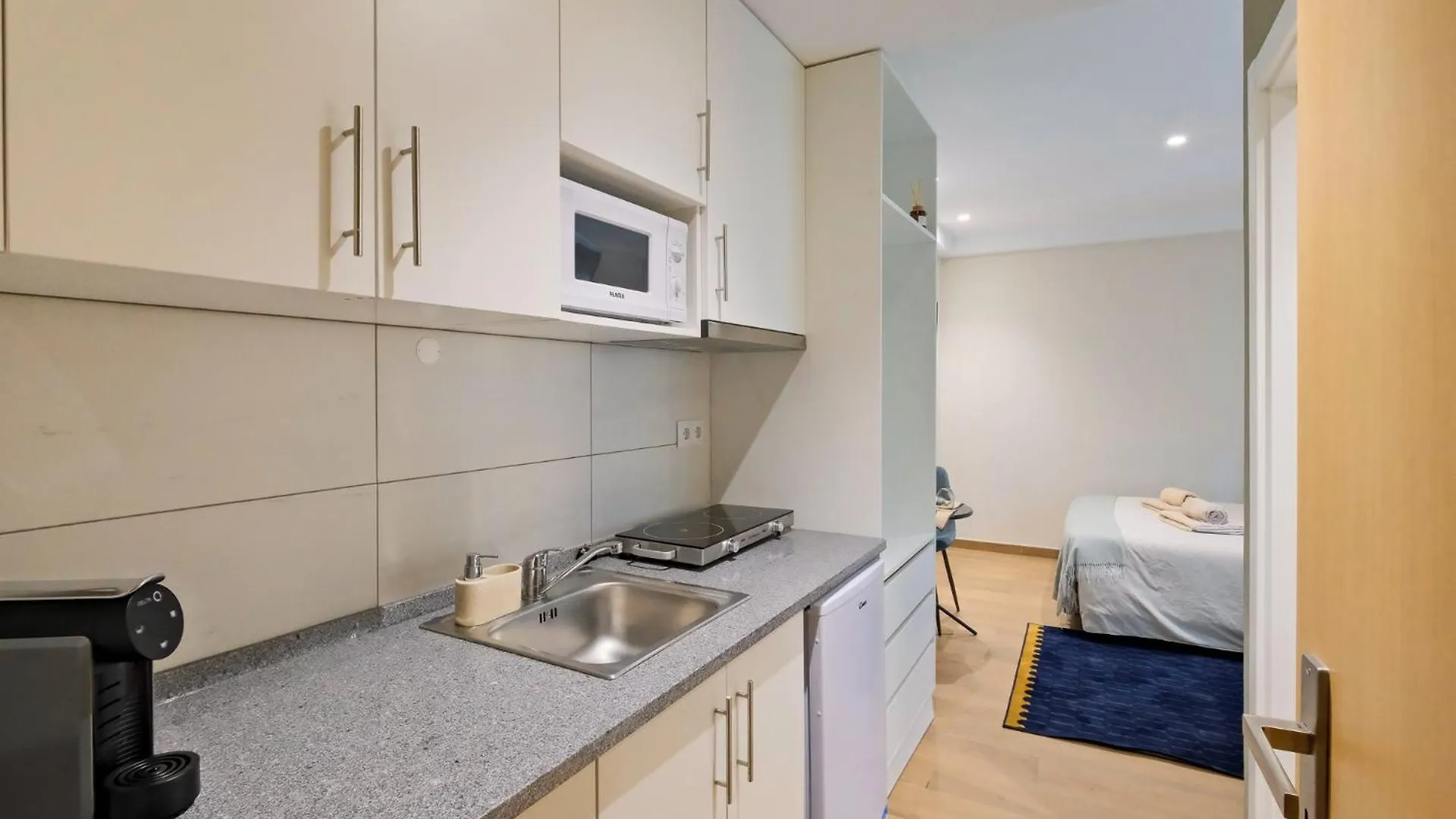 Lovely Studio Fully Equipped Near Subway N7 リスボン ポルトガル