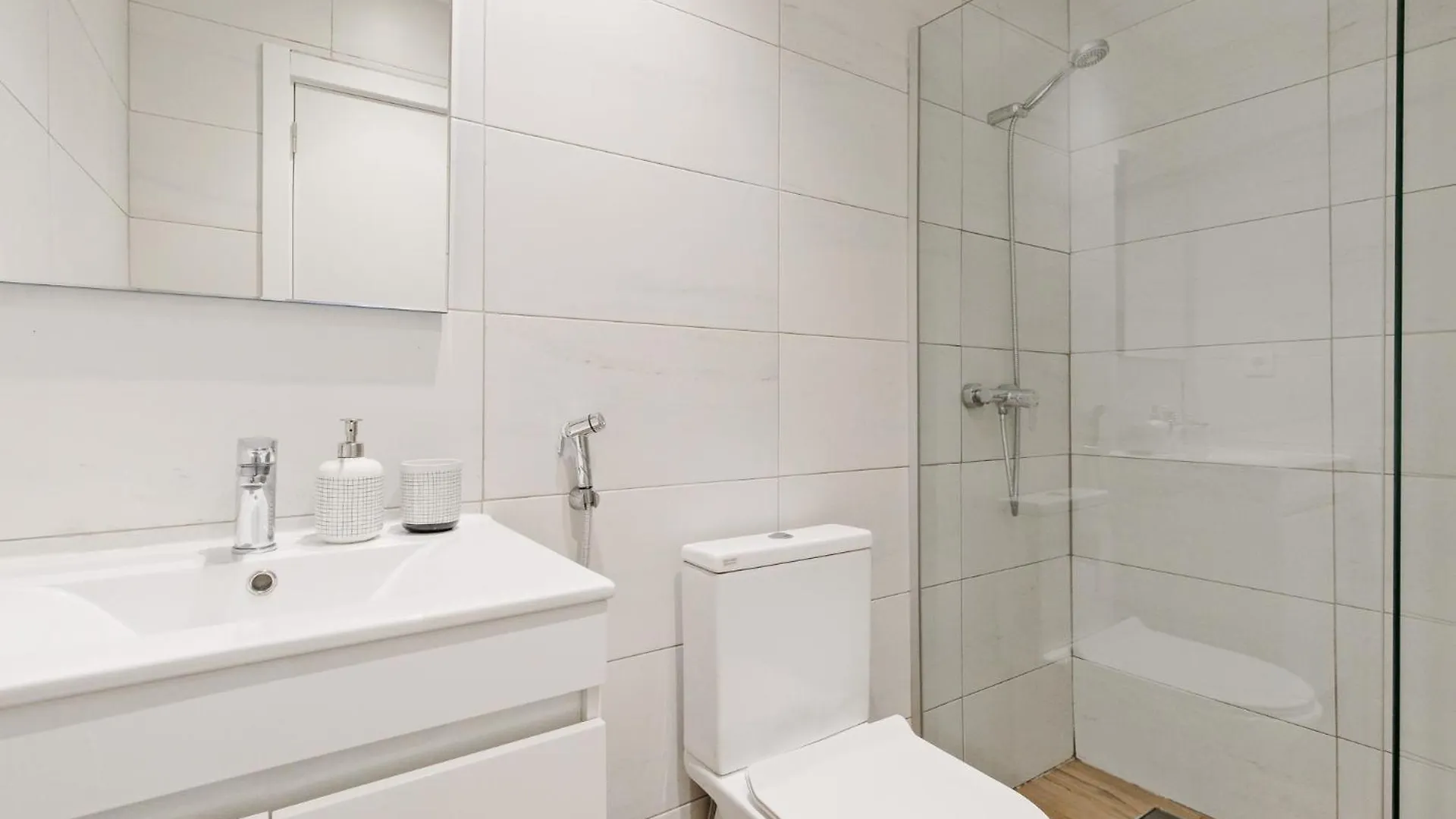 شقة Lovely Studio Fully Equipped Near Subway N7 Lisboa البرتغال