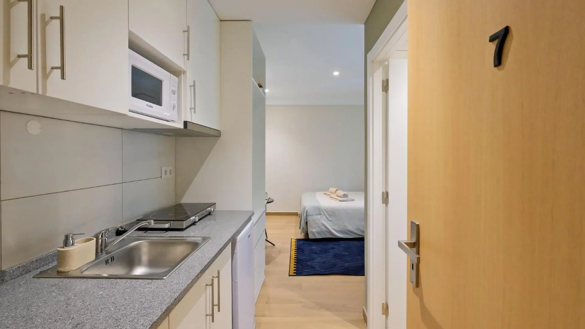 Lovely Studio Fully Equipped Near Subway N7 Lisboa 0*,  البرتغال